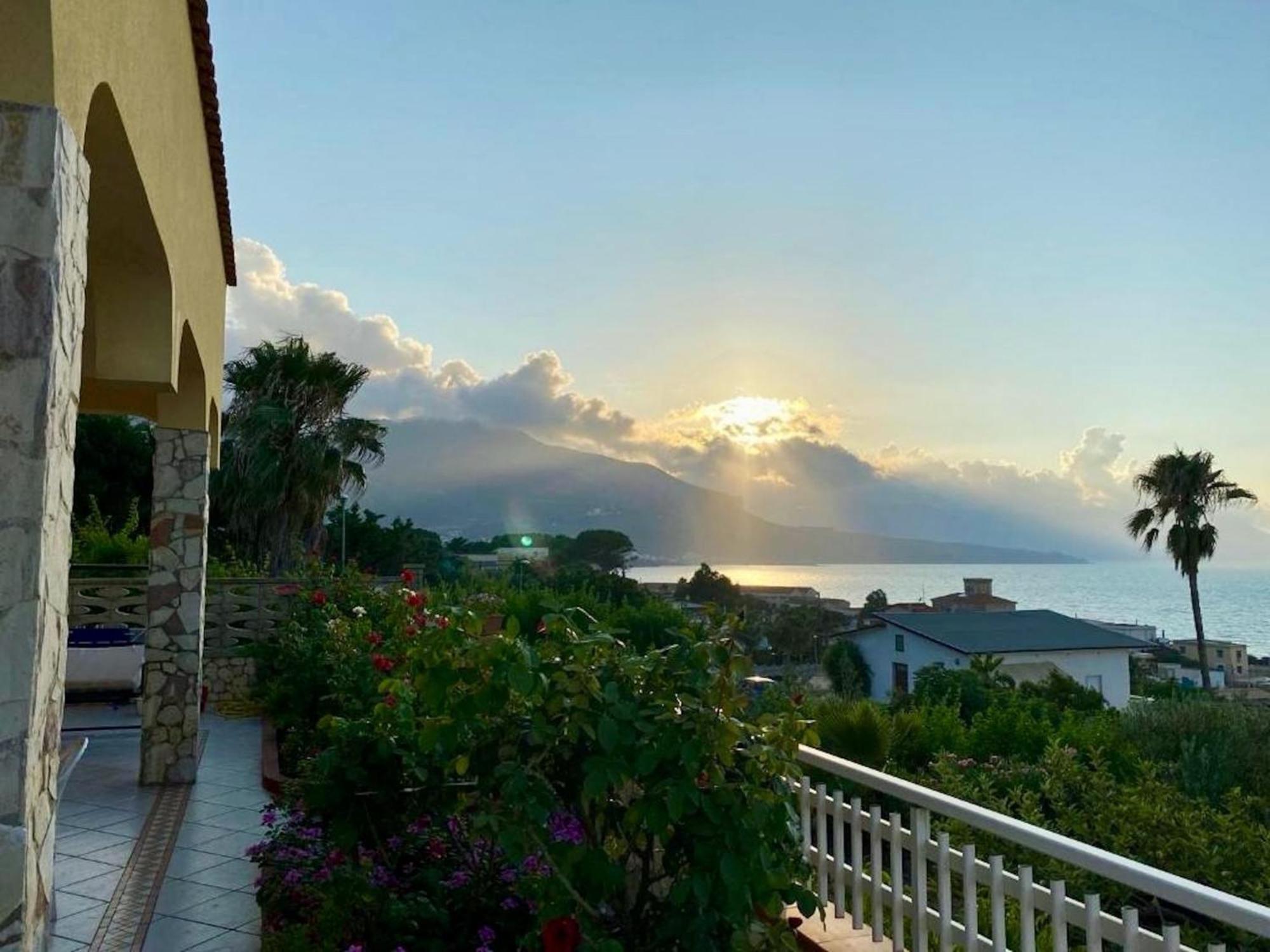 Villa Mare Giuggiola Алькамо-Марина Екстер'єр фото